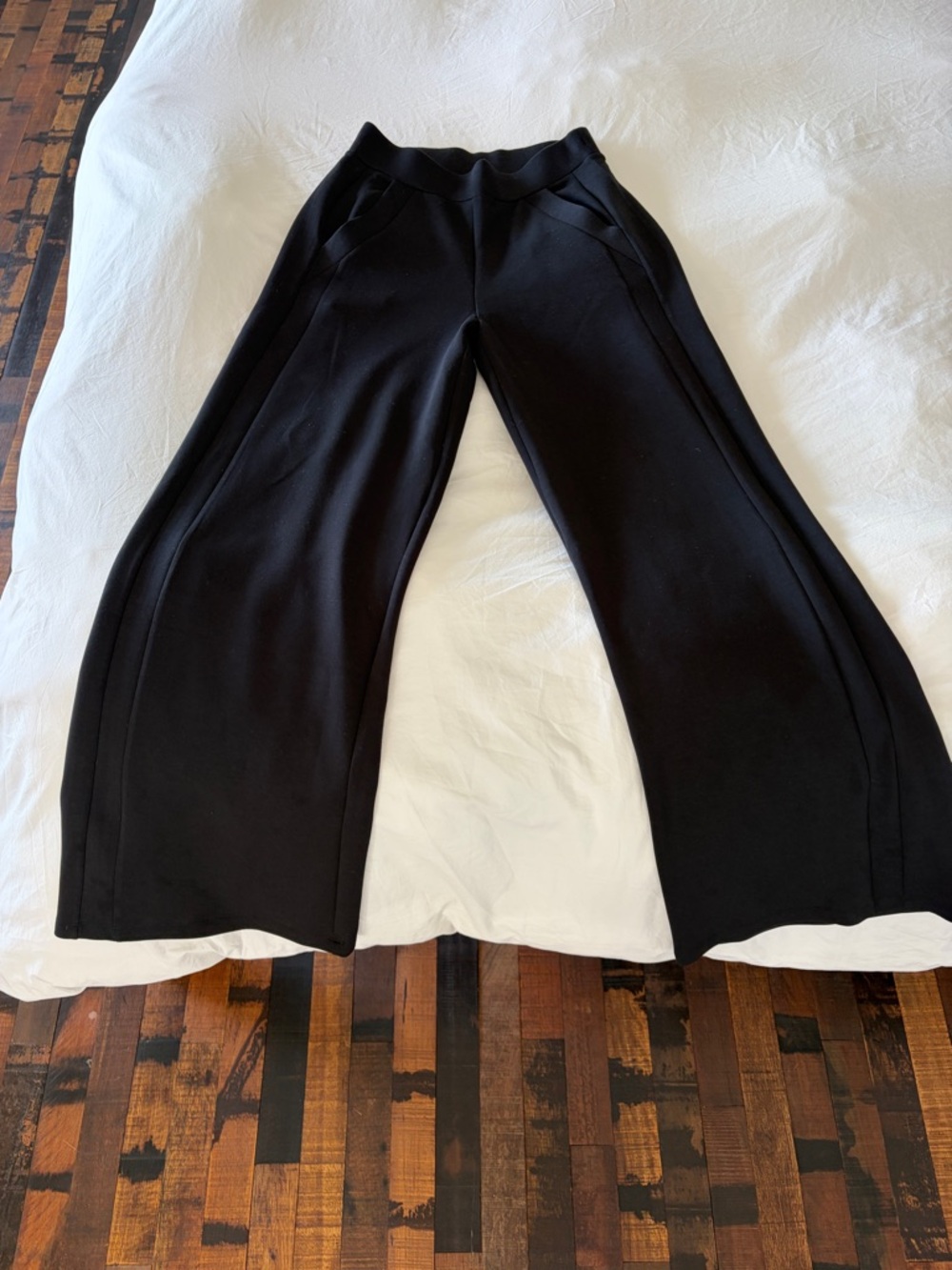Spanx Air Essentials Wide Leg Track Pant- Women’s Tall Medium - Picture 5 of 6